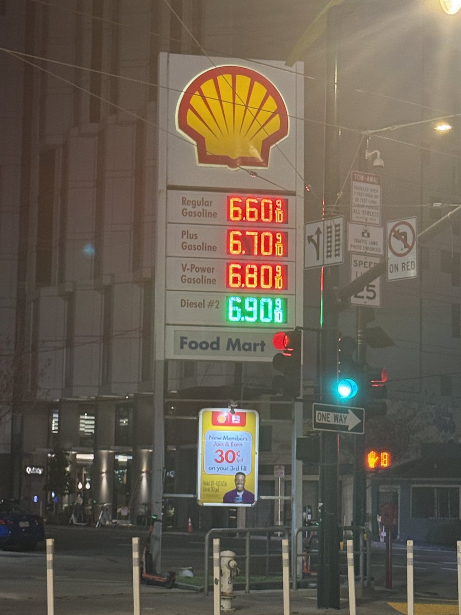 Betty Yu tweet media