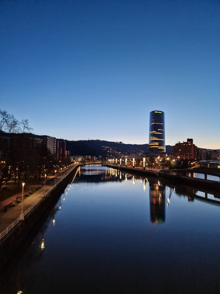 iparatx's tweet photo. Invertir en valor
Amanece en el Botxo. Egun on, buenos días
@iberdrola #Bilbao $IBE https://t.co/UcM1RyCZjC