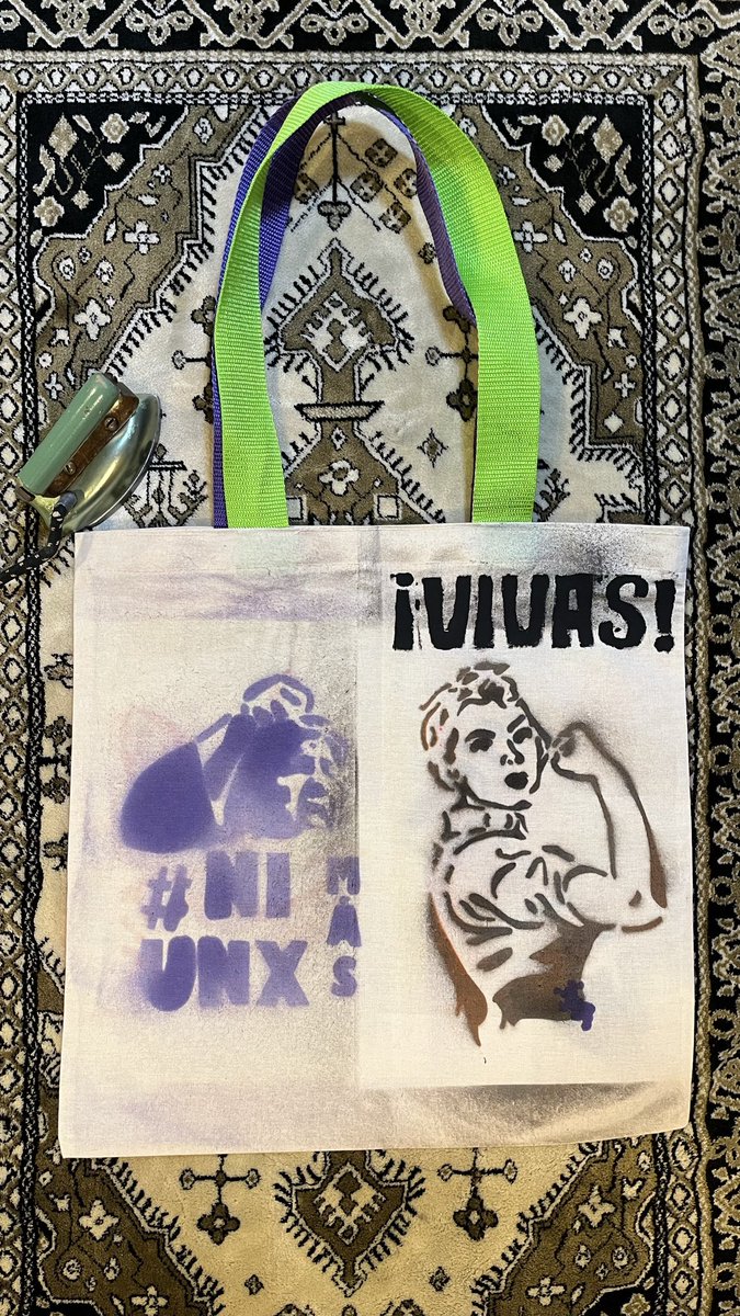 DavidaNava1's tweet photo. @ccutlatelolco Gracias por explicación de las cuatro etapas del feminismo, y permitirme crear mi propio bolso con temática importante 8 marzo❣️@ccutlatelolco #NIUNXMÁS https://t.co/aI5l2sMJ7b