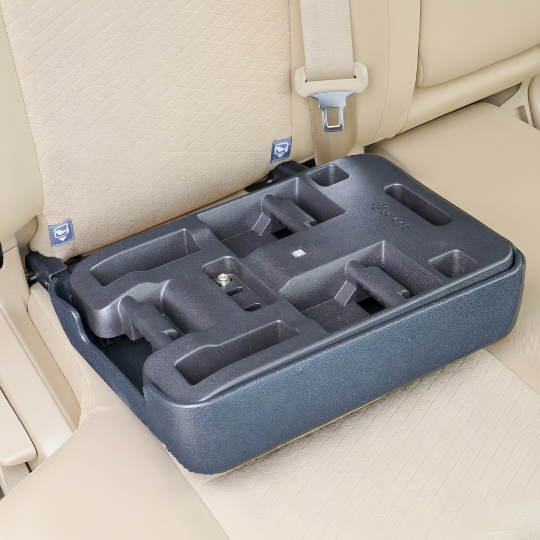 Combi_jpn's tweet photo. ペットカート「ミリミリ キャリー」のキャリー部を車のシートへISOFIX で簡単に取り付けられる新アクセサリー『コムペット カーリンク アイソフィックス』ができました🐶❣️

2026年4月上旬新発売です🚙=꒱‧*

🔗https://t.co/eBQz1i4D3X https://t.co/Kjhq9rNJbJ