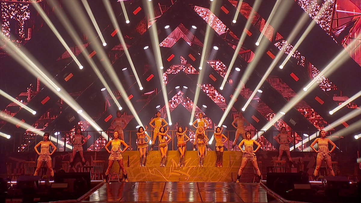 #ITZY 
6年前の楽曲「THAT’S A NO NO」が再注目！異例のチャート逆走中！

きっかけは、3度目のワールドツアー
『ITZY 3RD WORLD TOUR <TUNNEL VISION>』韓国公演で披露された圧巻のステージ✨
今年2月に公開されたライブ映像がSNSで拡散されると、