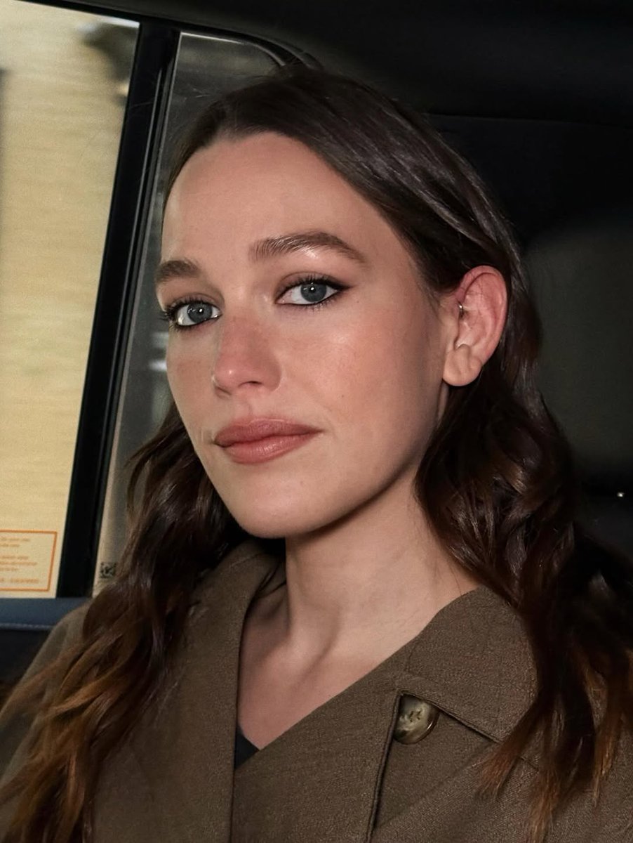 victoria pedretti via sashaborax instagram.
