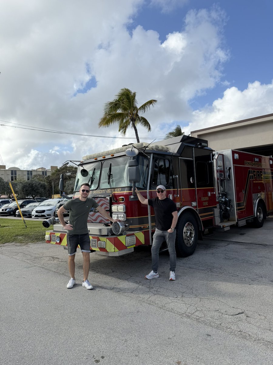 manuelson tweet media