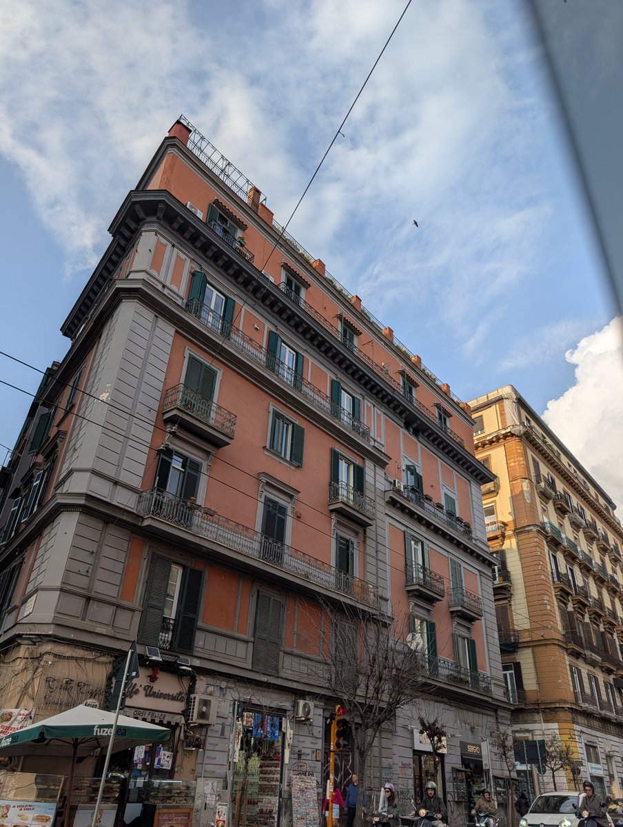FRENKIES87's tweet photo. Napoli #bella #day #sun #city https://t.co/0H8BTlISIW