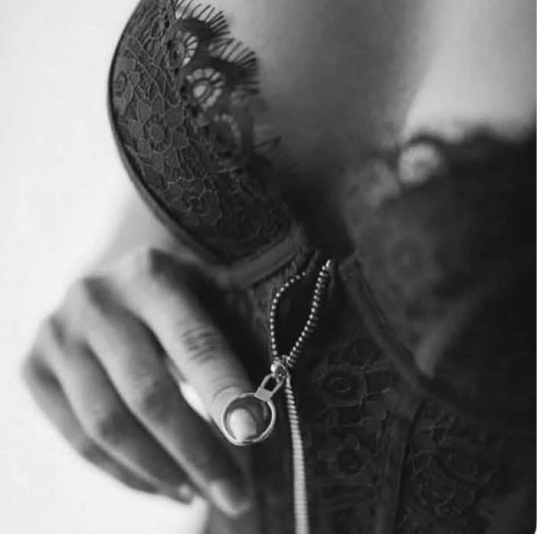 onlyswingers's tweet photo. Günaydınlar .fermuarım tıkır tıkır açılıyor.özgürleştirelimmi https://t.co/UBFRIARxpy