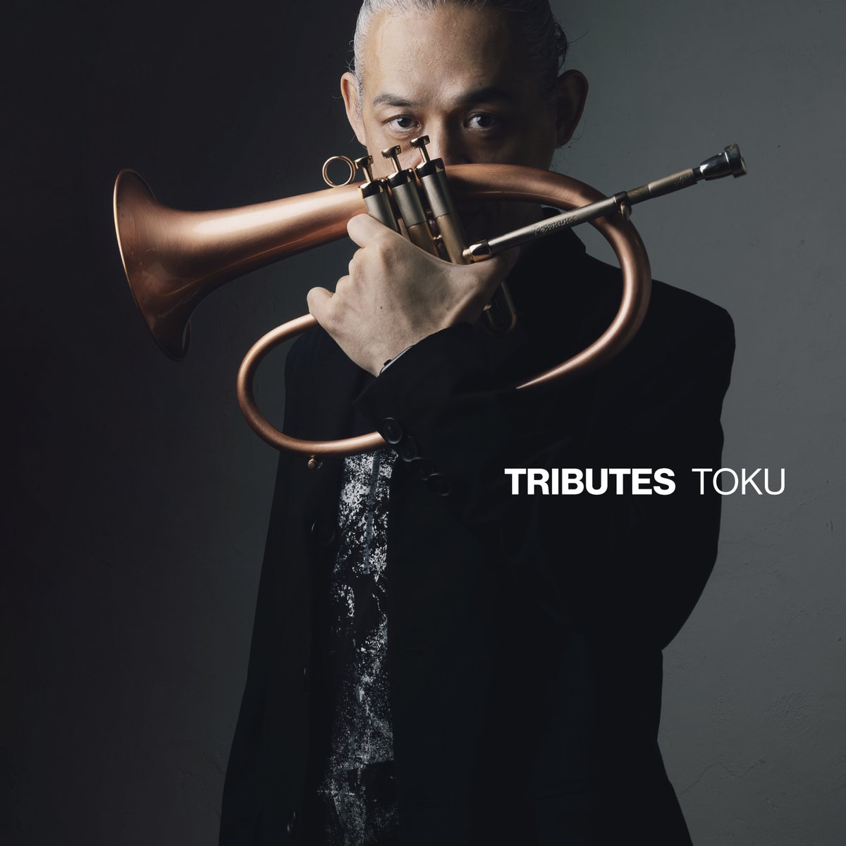 TOKUさんの構えるフリューゲルホルンはA.R.Resonance製のTOKUさん専用