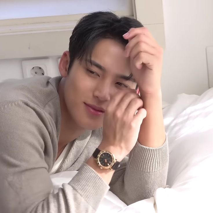 Silau banget ya jam segini, padahal mau lanjut tidur.