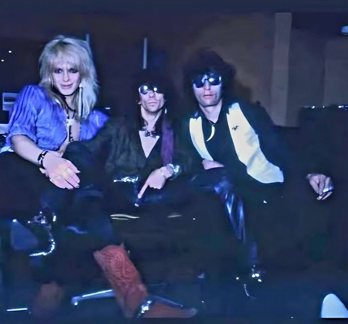Richard12015331's tweet photo. Michael Monroe (Hanoi Rocks) Stiv Bators (Dead Boys) and Johnny Thunders in the studio 1985,when Johnny Thunders recorded his second soloalbum Que Sera Sera #MichaelMonroe #StivBators #JohnnyThunders #HanoiRocks #DeadBoys https://t.co/XrV1bWPdhQ