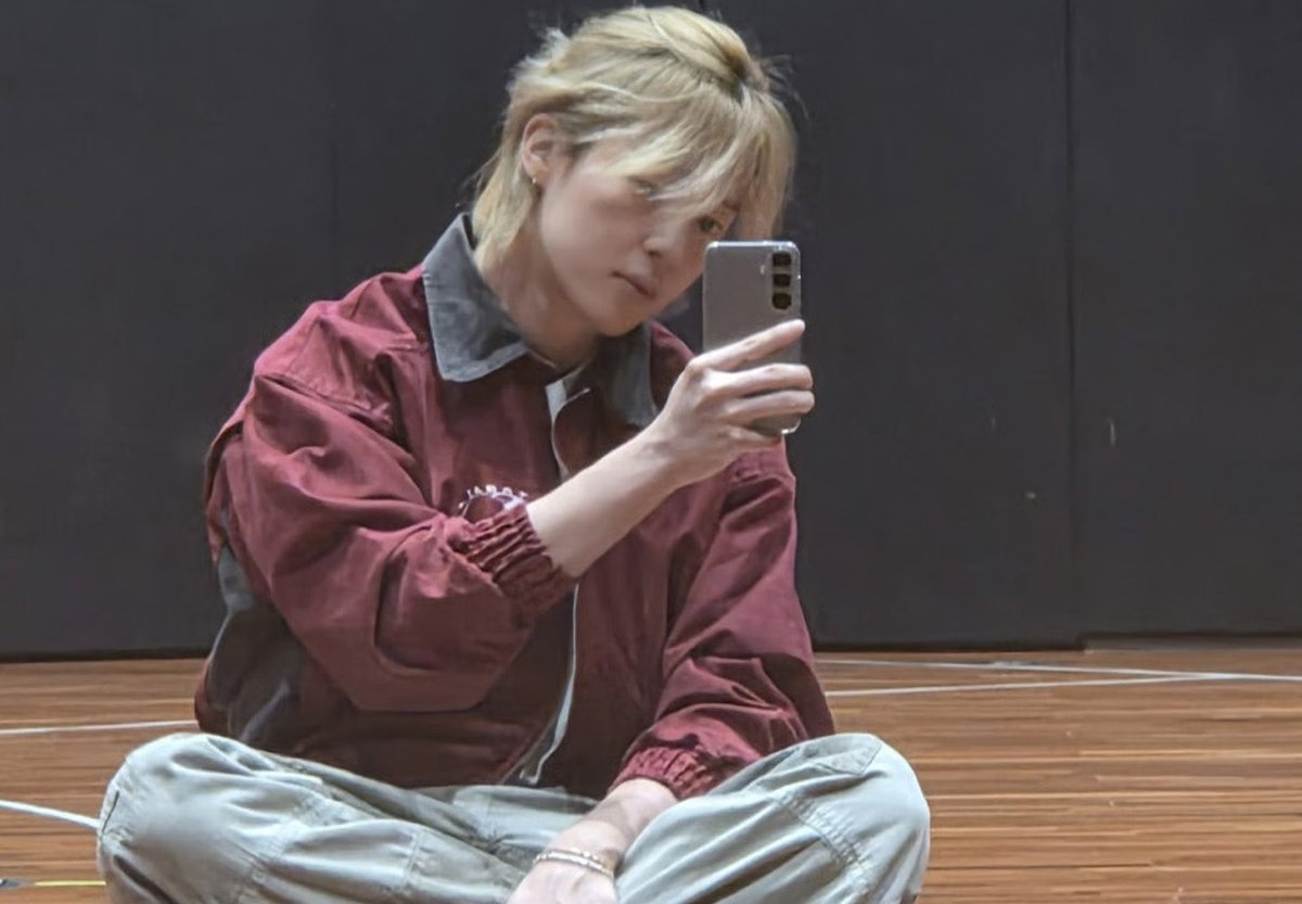 billboard.co.kr/editorial/news…

BTS 지민, 완전체 컴백 앞두고 “너무 떨려서 어쩔 줄 모르겠다” 심경 고백

BTS’ JIMIN ADMITS TO HAVING BUTTERFLIES ABOUT GROUP’S RETURN FOLLOWING HIATUS: ‘I’M SO NERVOUS THAT I DON’T KNOW WHAT TO DO’

#BTS #jimin #지민 #방탄소년단