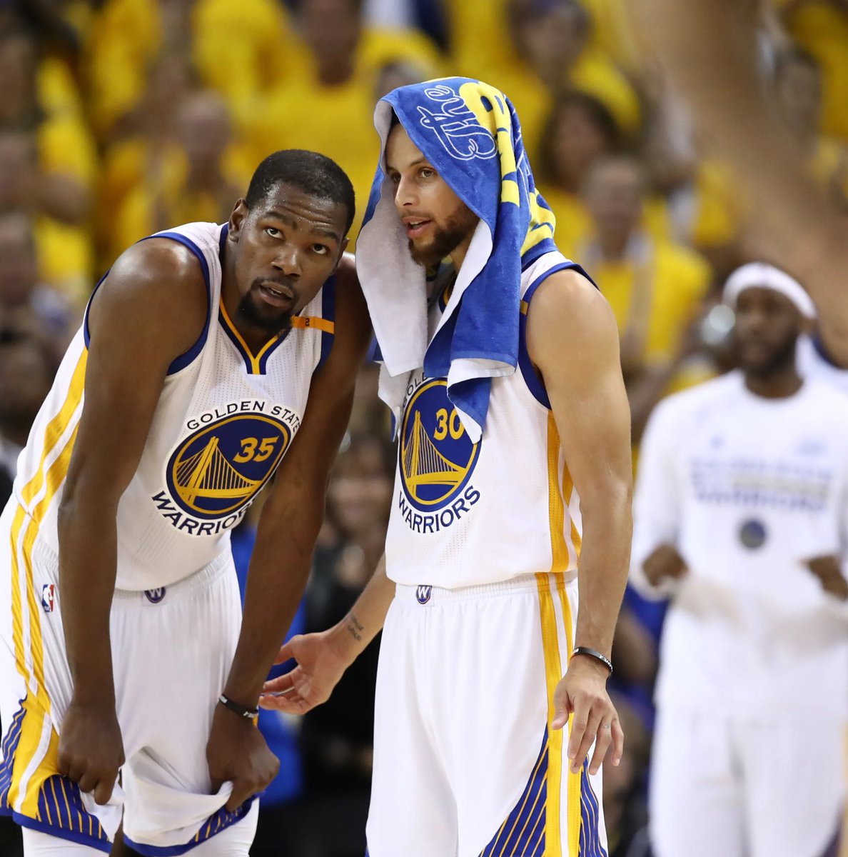 вяуαηт tweet media