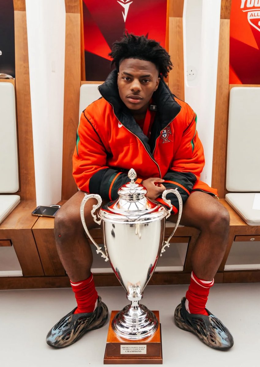 veefly__ tweet media