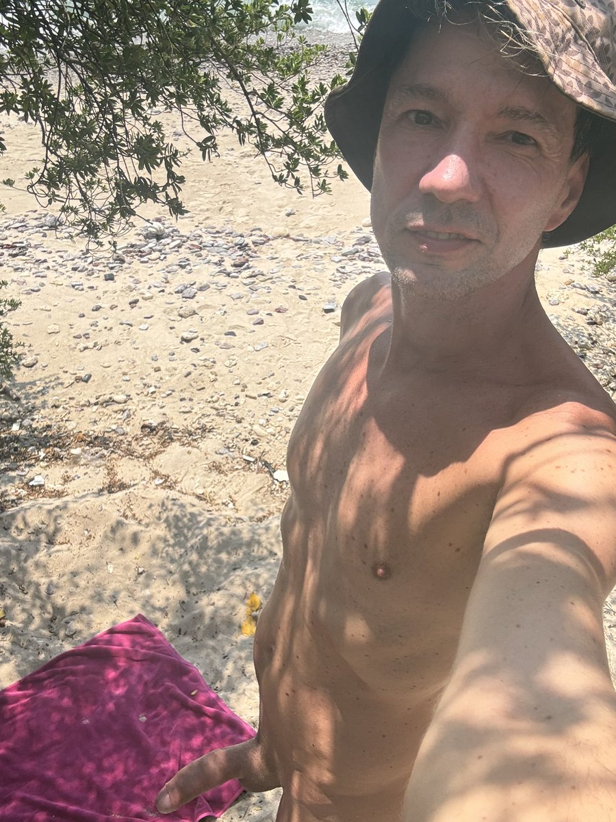 willy nudist tweet media