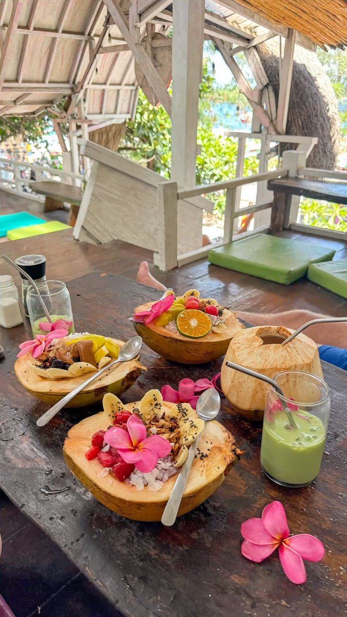 carrie bradshaw tweet media