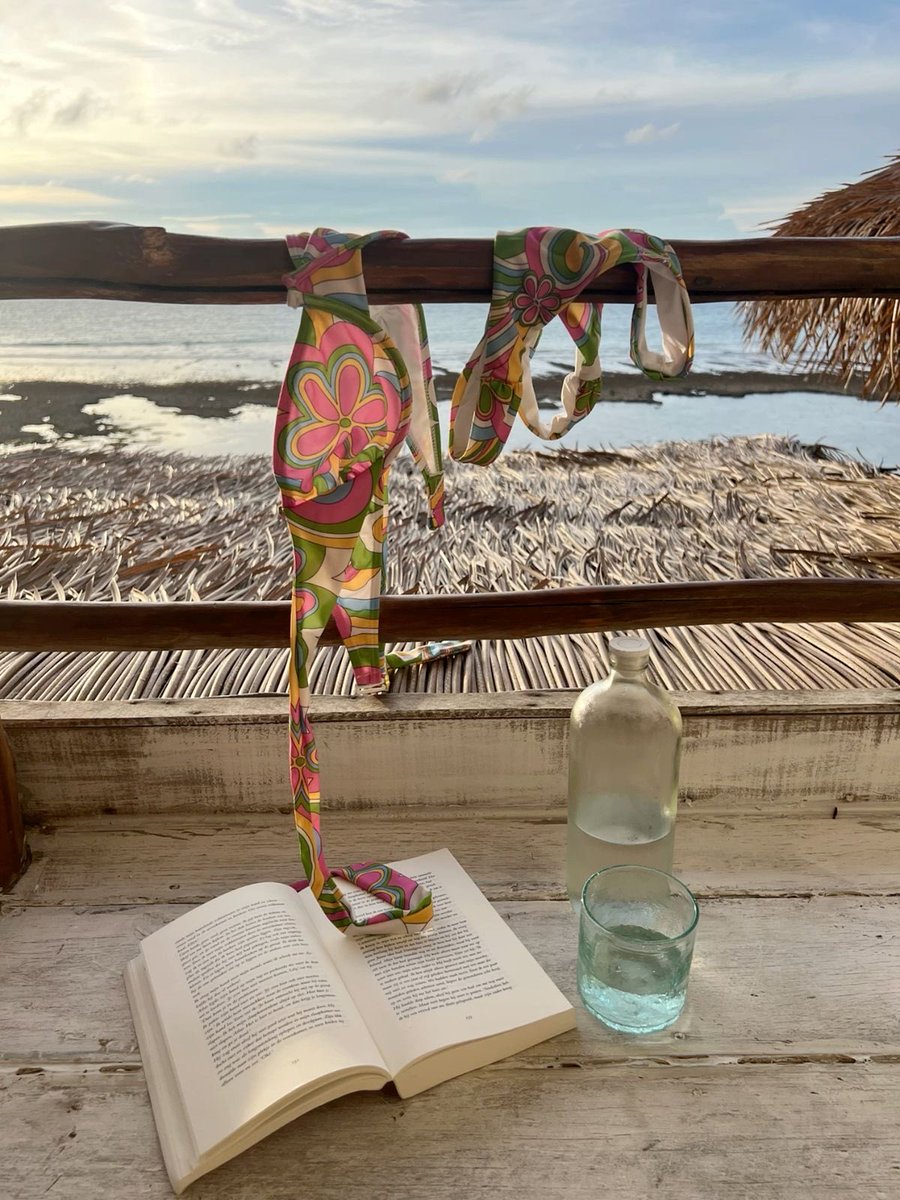 carrie bradshaw tweet media