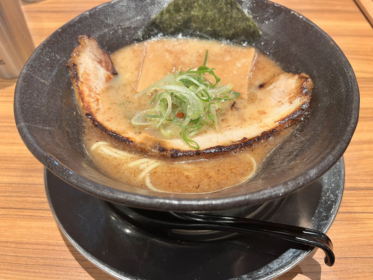 人間 tweet media