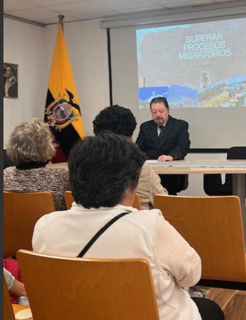 CECUbarcelona's tweet image. El viernes 13 de marzo realizamos el taller “Superar procesos migratorios para mujeres migrantes”, junto a CEPFAMI.
Un espacio dirigido a mujeres ecuatorianas para fortalecer sus experiencias migratorias.
Gracias por su participación y compromiso 💛🇪🇨
#MesDeLaMujer #MujerMigrante