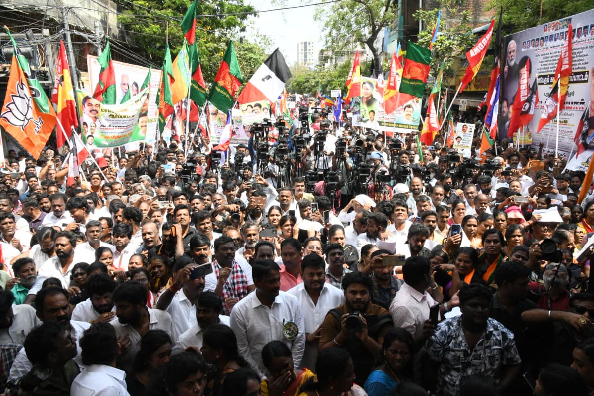 மாண்புமிகு கழகப் பொதுச்செயலாளர் புரட்சித் தமிழர் திரு. <a href="/EPSTamilNadu/">Edappadi K Palaniswami-SayYEStoWomenSafety&AIADMK</a> அவர்கள் தலைமையில் ,

5 ஆண்டு விடியா ஆட்சியில் பெண்கள் பாதுகாப்பு, சட்டம் ஒழுங்கு ஆகியவற்றை அடியோடு சீர்குலைத்த <a href="/mkstalin/">M.K.Stalin - தமிழ்நாட்டை தலைகுனிய விடமாட்டேன்</a> மாடல் திமுக அரசைக் கண்டித்து <a href="/AIADMKOfficial/">AIADMK - SayYesToWomenSafety&AIADMK</a> தலைமையிலான தேசிய ஜனநாயகக் கூட்டணி சார்பில்