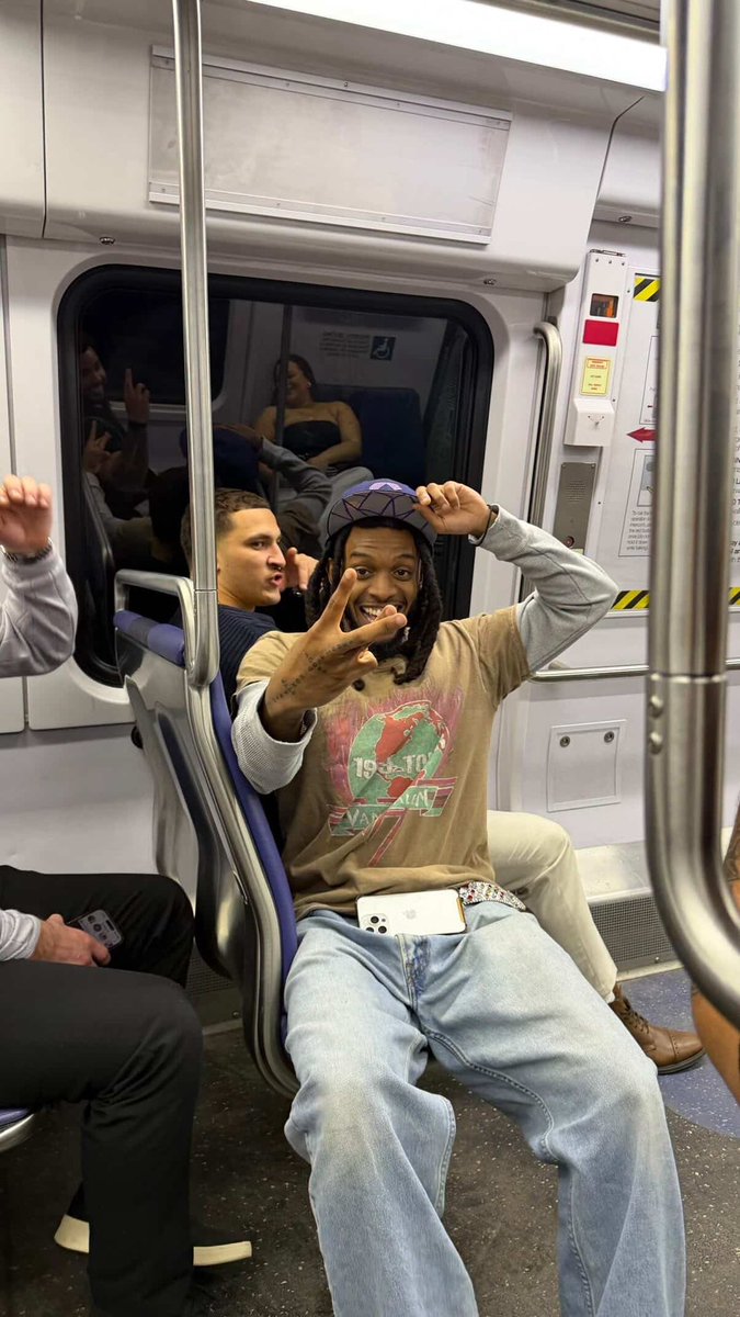 VROOMSURF tweet media