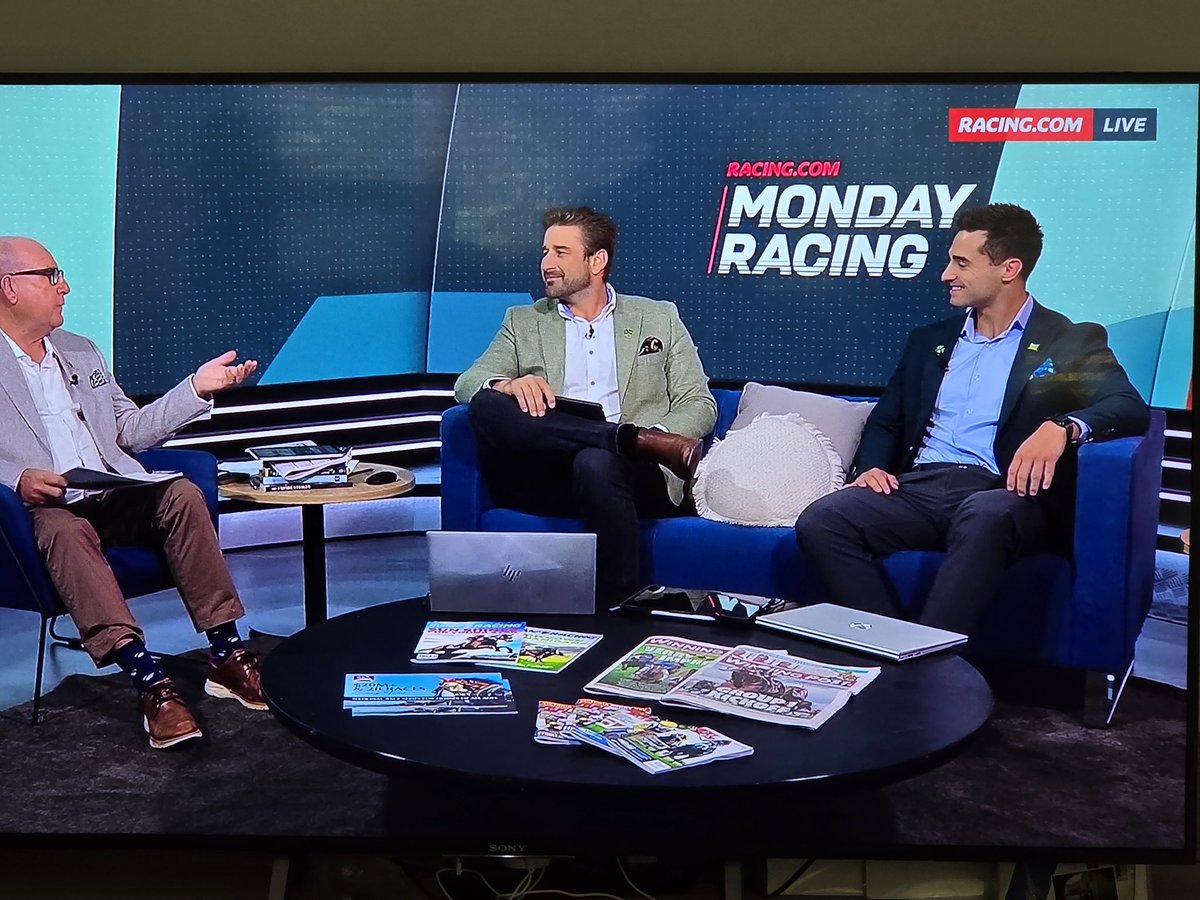 Chicken Parma tweet media