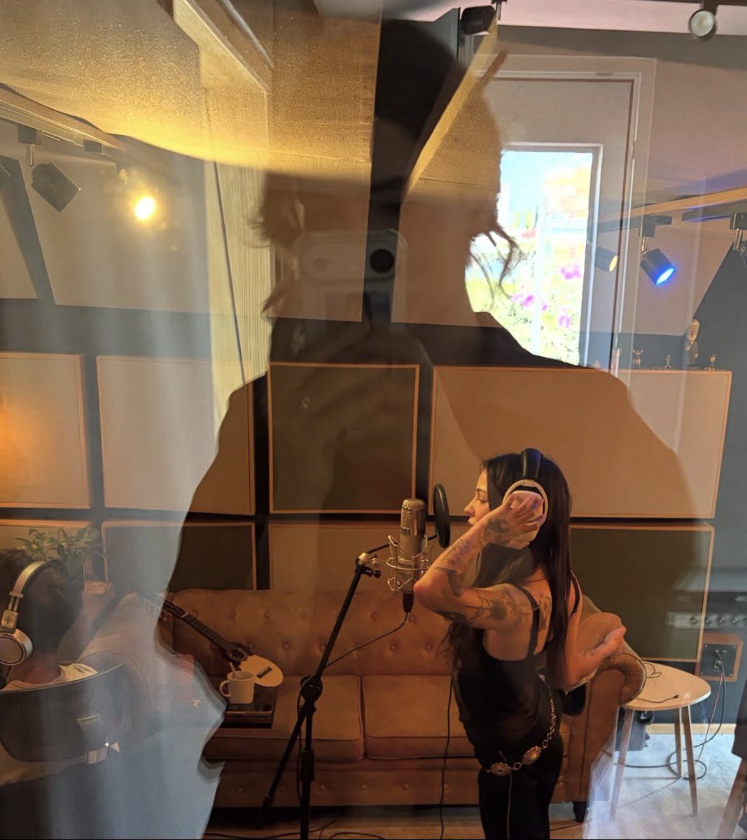 EMJAY DATA tweet media