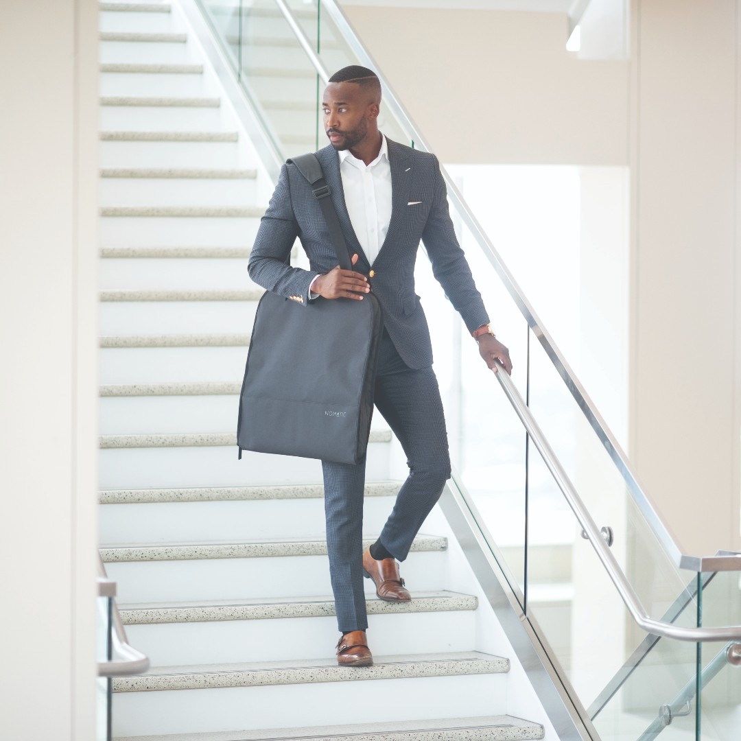 Nomaticgear's tweet image. The carry-on handles your bags. The garment bag handles your reputation.

One system. Two pieces. Every meeting, every city.

#BusinessTravel #PackingTips #Nomatic #BuiltDifferent