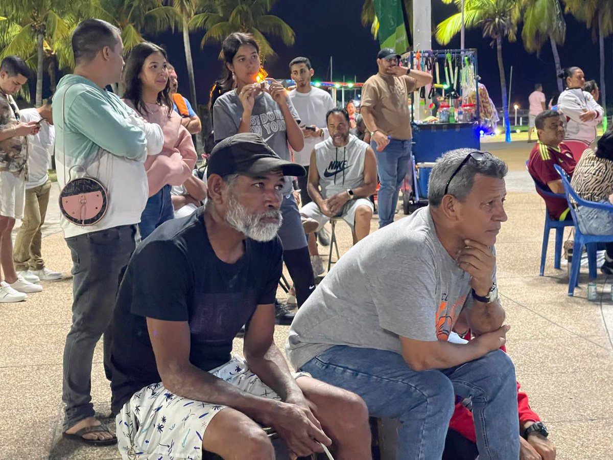 #besibolxteleven #puertolacruz vive la emoción del Clásico Mundial en pantalla gigante por <a href="/Canal_Televen/">Televen</a>