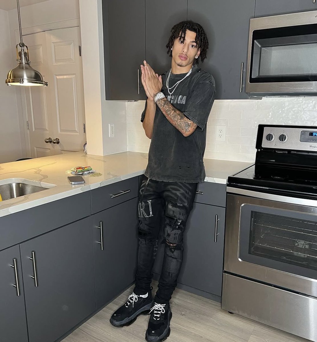 2kDR4K0's tweet photo. 🖤 https://t.co/4hsJWU5EKE