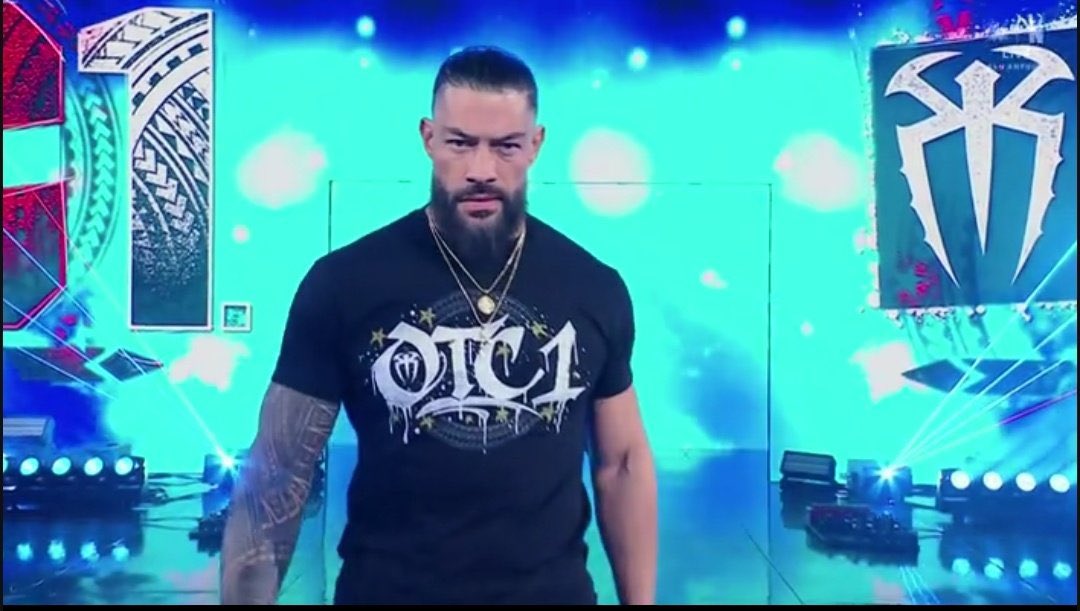 My beloved OTC with his chains/necklaces on looking like a mob boss #WWERaw