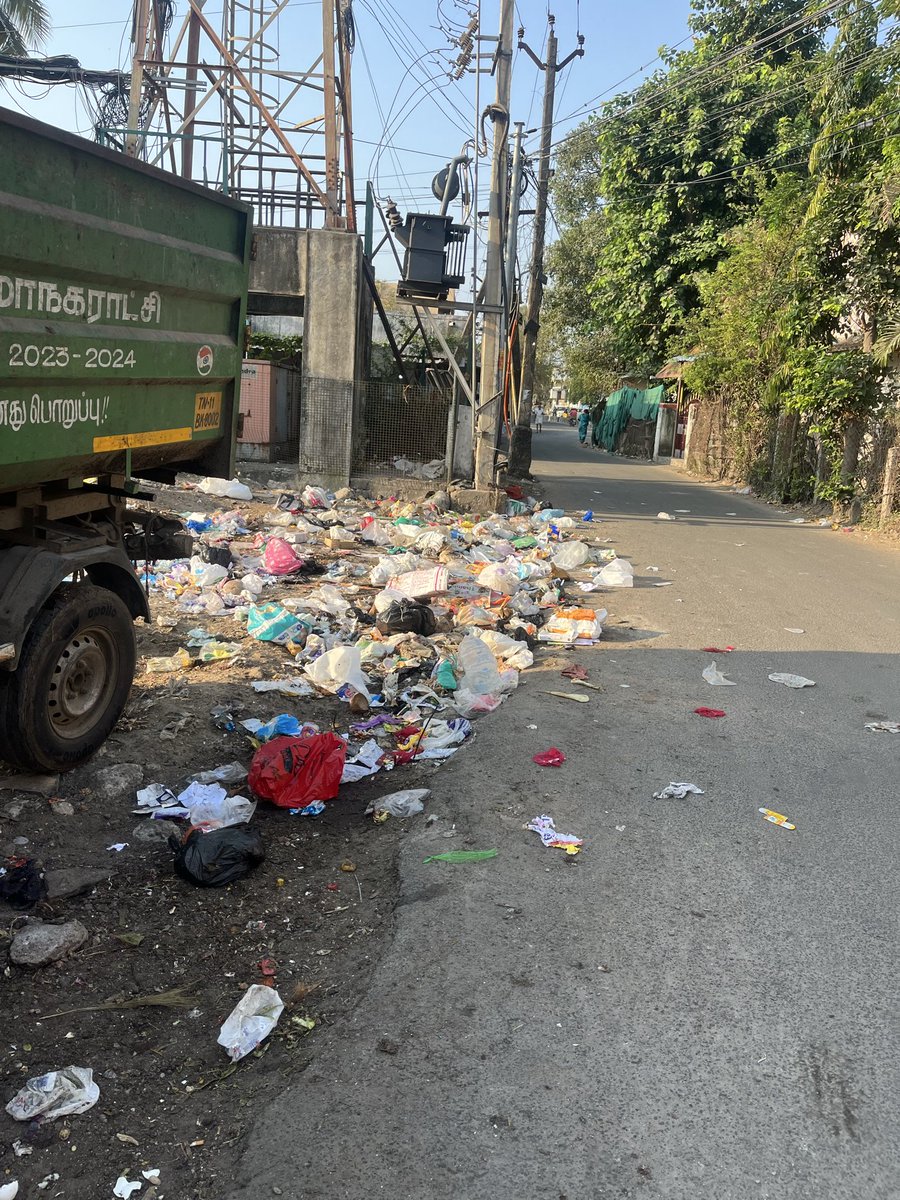 aravindhan95's tweet photo. In Selyaur 100 ft Road, people always dumb waste on corner of road, dispute corporation collecting all the waste, the next day again the place is full of waste.  Pls take necessary action to prevent this forever. 
@chennaicorp  @Chengalpattu01 https://t.co/teWhLBUSMS