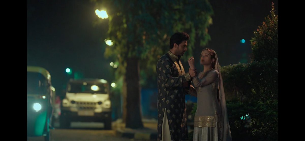 captionwala's tweet photo. Seher 17th March:

- Do lafz kaafi nai honge maafi ke liye.
- Sadak par tafari karte huye.
- Jo humse naraz hai hum ussi se madad le, kamaal karte hai aap.
- Chupane ki jarurat to hum Jaise logo ko padti hai, jinhe galat pehle tehraya jata hai aur sabut baad me dhunda jata hai. https://t.co/HHfTn1dCft
