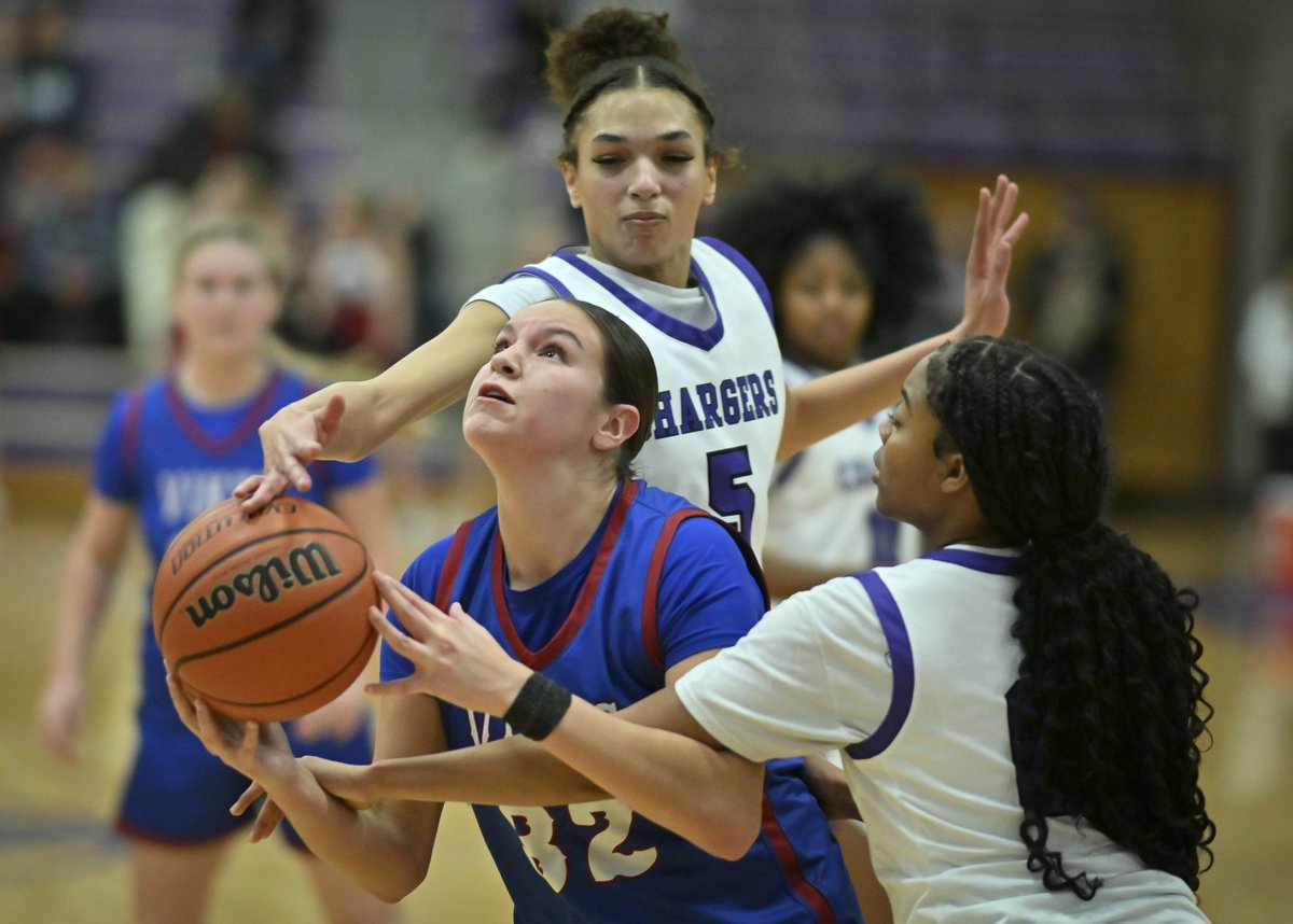 peterson_rick's tweet photo. City standouts @GraggMaddie, @KkEmmot, @mella_carter, Sydney VanDyke earn girls All-UKC first-team basketball honors. @ladyvike_bball @SHHSThunderbird @TopekaWestAthle ...
https://t.co/hTfgnvgl2h https://t.co/zebybfO1K3