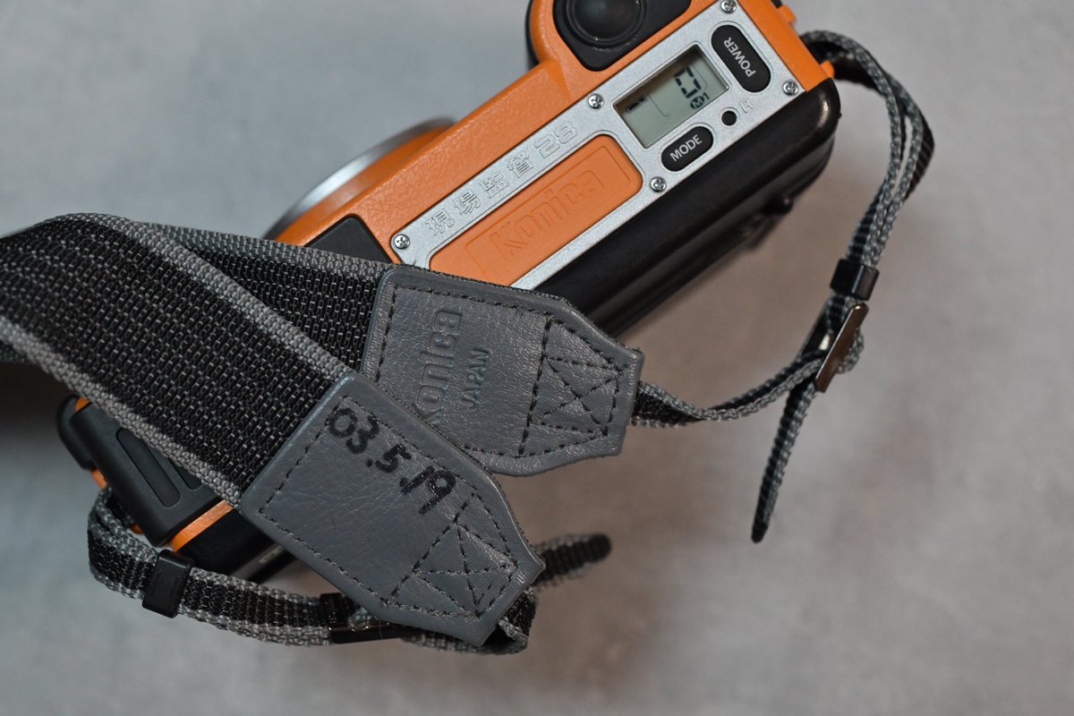 3104photograph's tweet image. #MNG❗️📸
Kokica 現場監督28
#蛇腹カメラ写真展 に来てくれたtakaさん（@takasphotocom1）に触発され後の🍻にて勢いで購入😅
28mmの画角にハマっていて、存在は知ってはいたもののポップなオレンジ色に一目惚れしました。
購入時、気になった裏蓋のツメ破損は影響ナシ😊ジャンクからデート付を移植予定