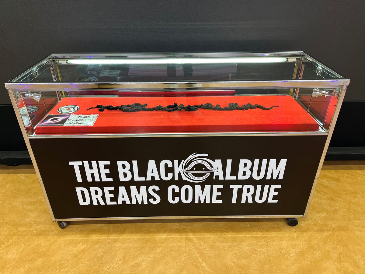 DCT_MASATO's tweet photo. その3。あの秘宝も。タワーレコード渋谷店1階。3月30日月曜日まで。 https://t.co/wno4rG9A6X