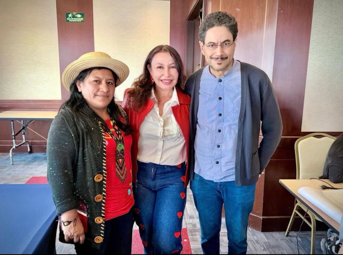 patcaicedo's tweet photo. Estamos listos y listas para construir la victoria popular ✊💛 Con Iván y Aida en Primera. @IvanCepedaCast @aida_quilcue https://t.co/rlbieLXhyn