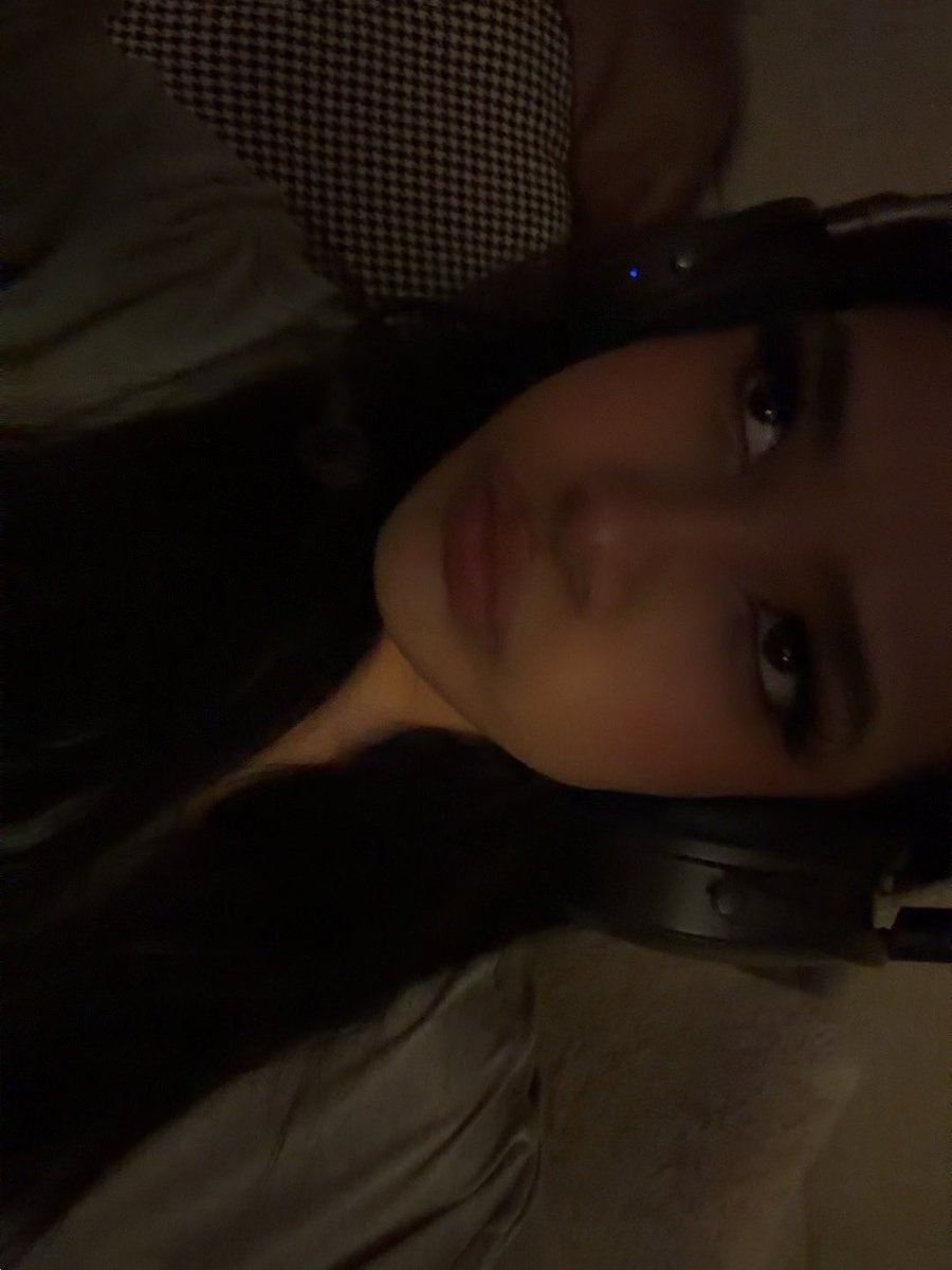 cartmansfinsta's tweet image. about to finish re4 tonight #excited