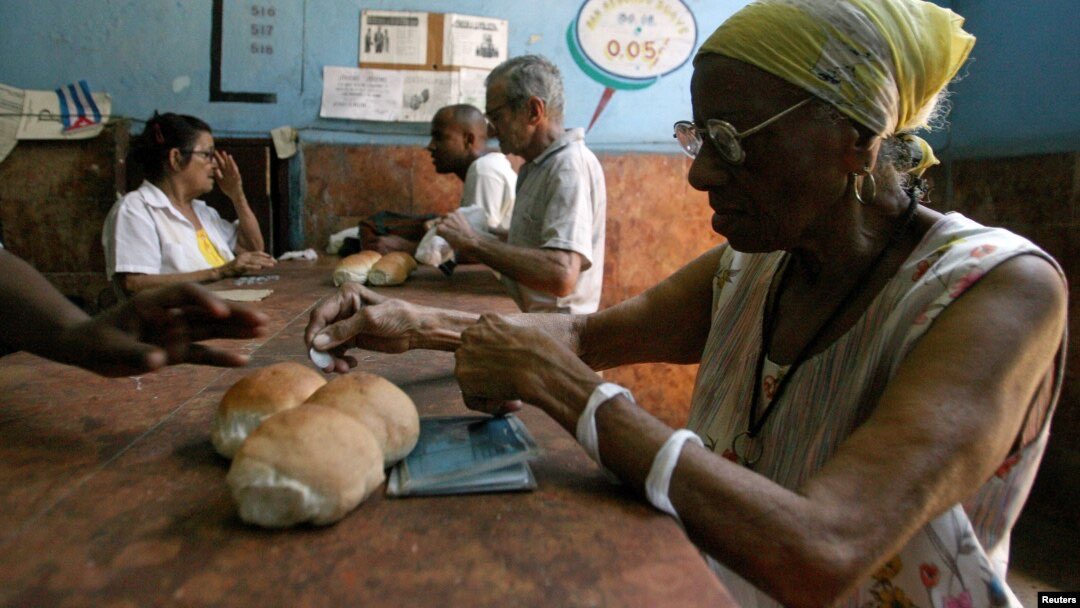 Durante 67 años (¡SESENTA Y SIETE AÑOS!) no solo no hicieron ni dijeron absolutamente NADA frente a los millones de exiliados, a los seres humanos que arrancaban en cualquier cosa que flotara, nada del hambre, la miseria, la vigilancia a los ciudadanos, la persecución al que