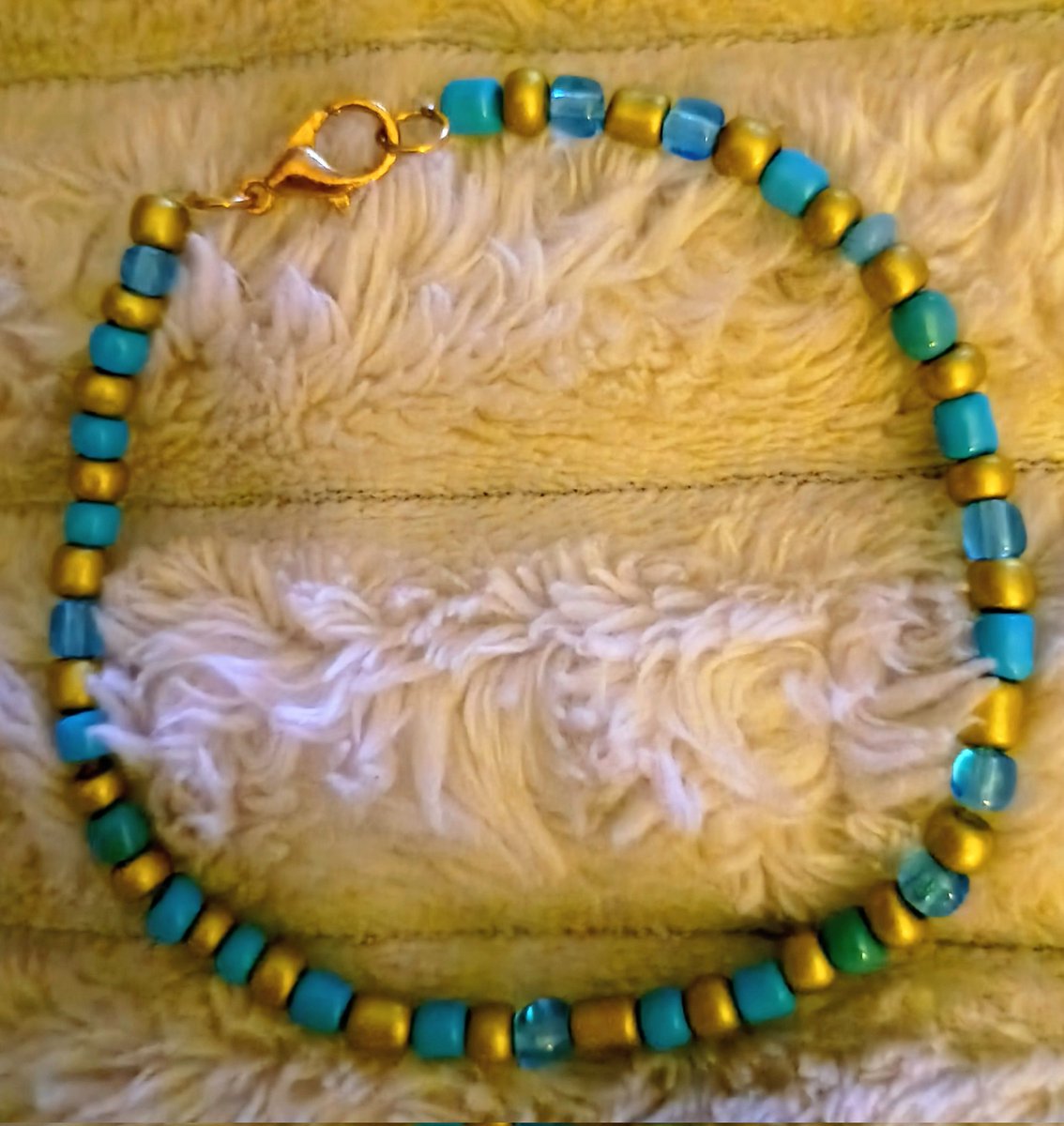 CatsMakeBiscuit's tweet image. New bracelet in my shop! ko-fi.com/s/fe5c5134ce