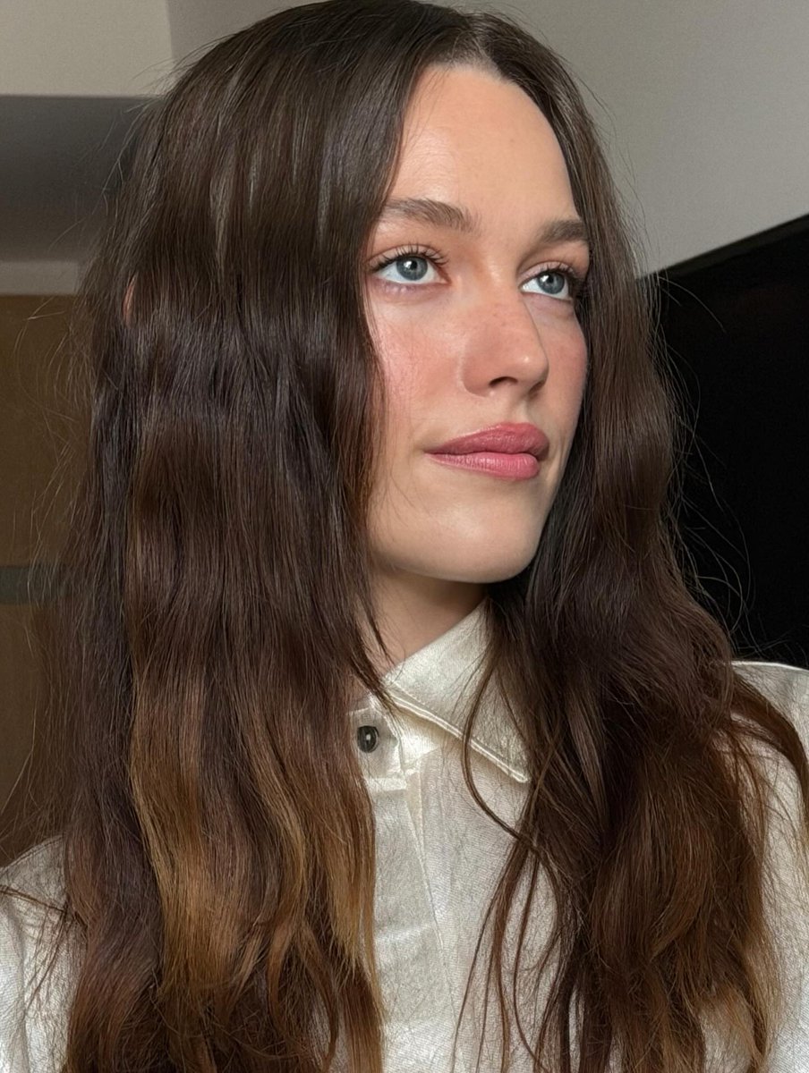 VicPedrettiBR's tweet image. Linda! Fotos da Vic se preparando para a premiere de "Forbidden Fruits" que aconteceu hoje na #SXSW. 🤍