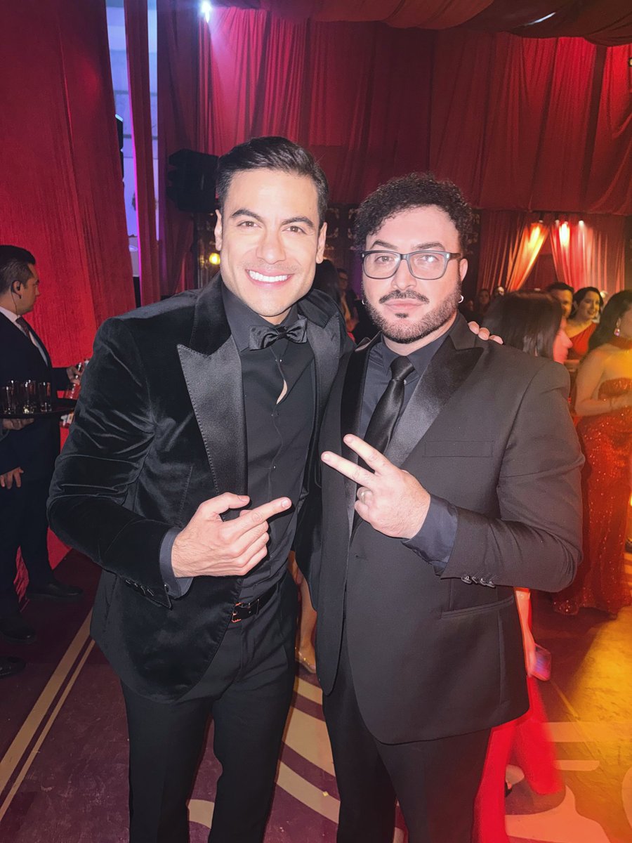 TrovaD's tweet photo. Gracias y felicidades! Genio total! @carlosrivera  pura magia hermano!  Dios te siga bendiciendo 🙏🏻
https://t.co/mT1cAmHFdH https://t.co/PeqUxEEpiv
