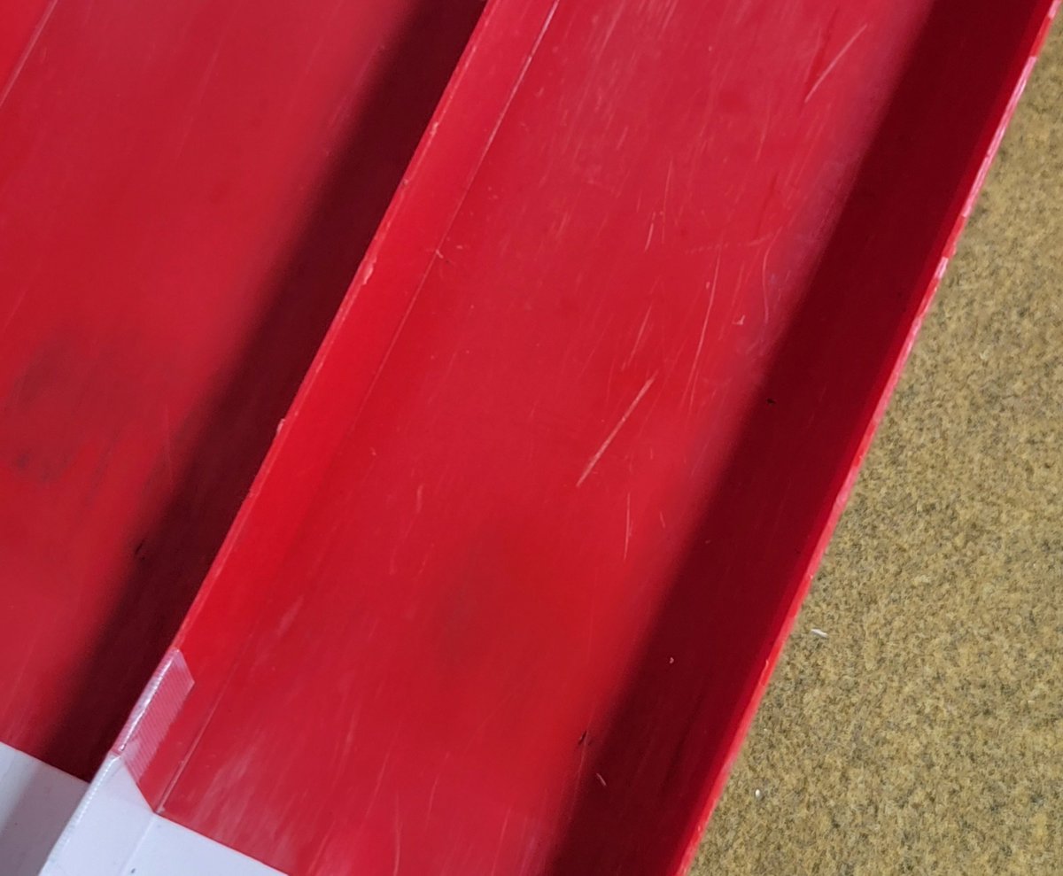 メガネの谷上 地下ミニ四駆サーキット tweet media