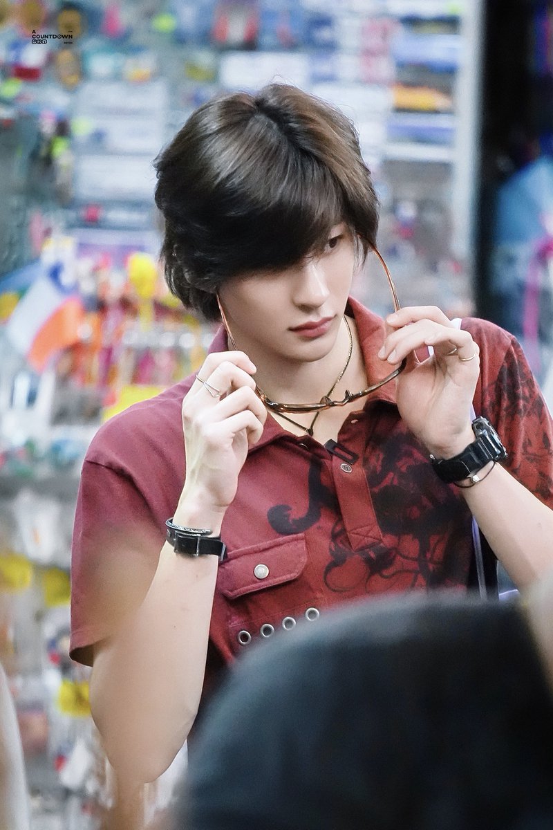 ACOUNTDOWN321 tweet media