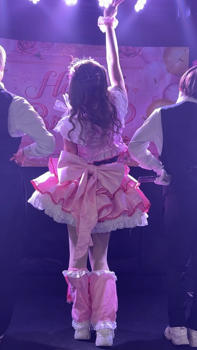 infini_0420's tweet image. infiniの本田理乃ちゃんの生誕祭の時の
ここの振り付けの所、好きだなぁって思った☺️
後ろ向いてのピース✌️
#infini #本田理乃 #生誕祭 #好きな振り付け #あんふぃに