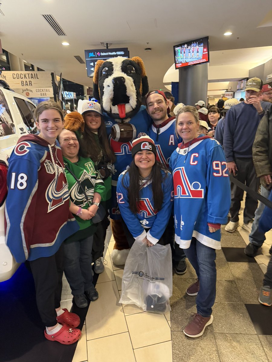 🏒 adrienne - hockey swiftie 🏒 tweet media