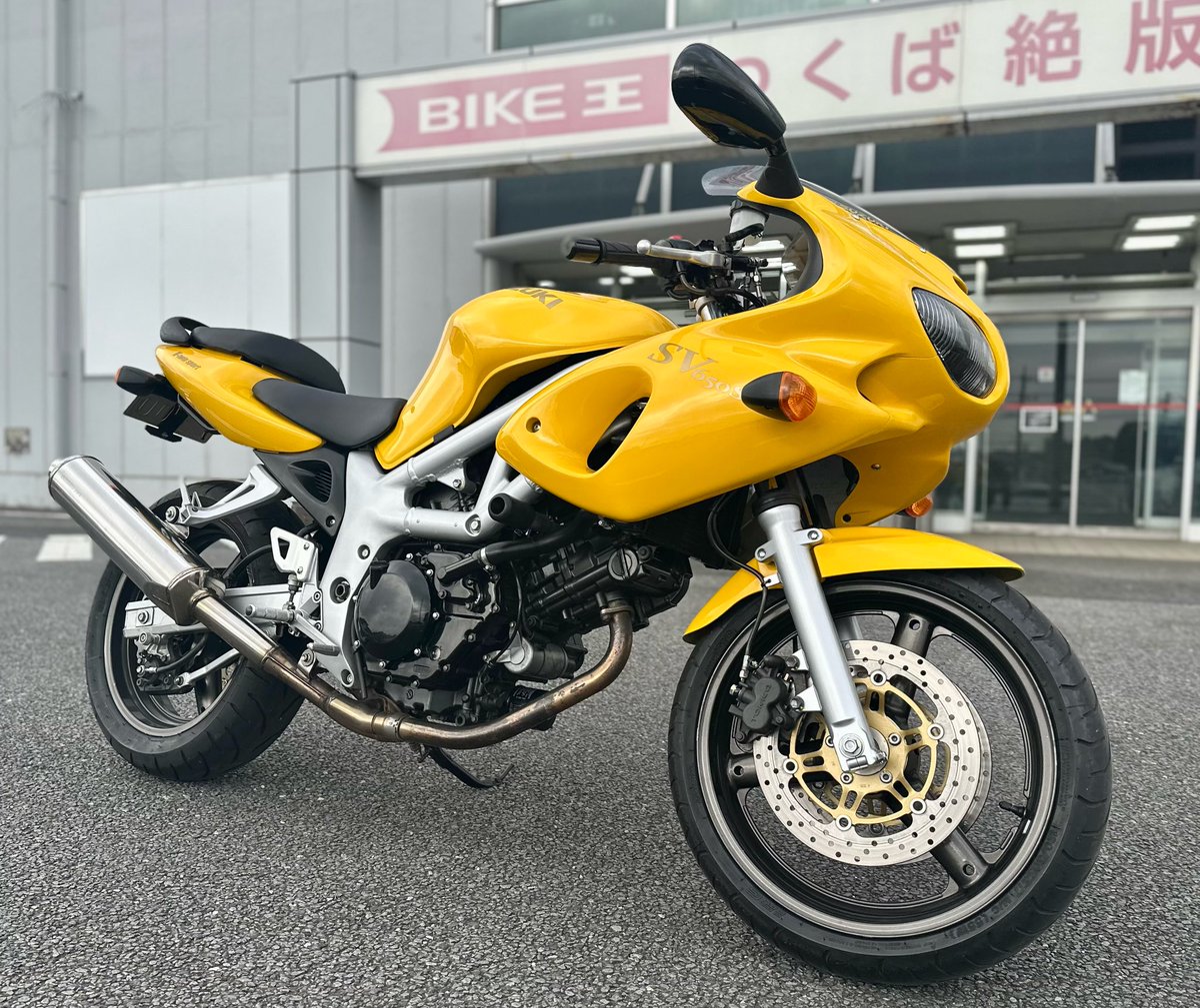 zeppan8190's tweet photo. ご納車完了✅

SUZUKI SV650S 1999年式

SUZUKIのパールイエローカラーは美しすぎる💛
私のハーレー君もイエローにしようかな🤔 https://t.co/wjl7vBiYQB