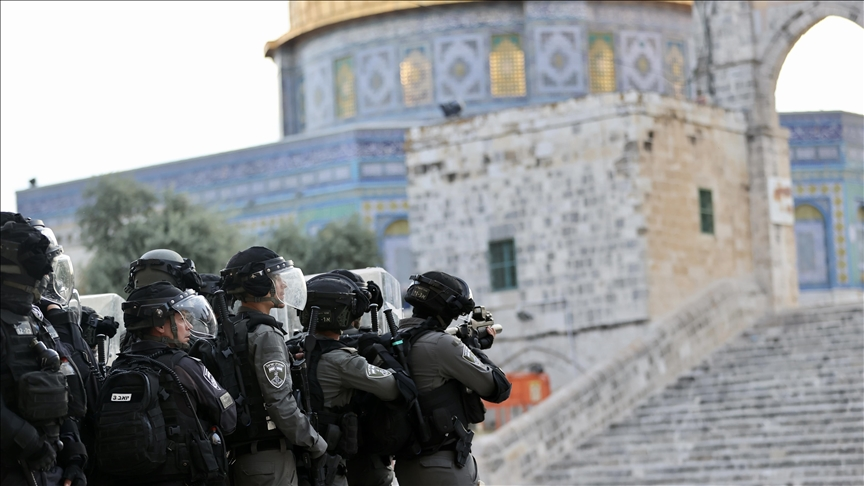ABDULLAHZERRAR's tweet photo. M e s c i d - i  A k s a' n ı n   

               k a p a l ı  o l d u ğ u   b i r  d ü n y a d a   

                            M ü s l ü m a n l a r  b a y r a m  e d e m e z !

#FreeAqsa #FreeGaza #FreePalestine #GazaGenocide https://t.co/JJrAfG4JeV