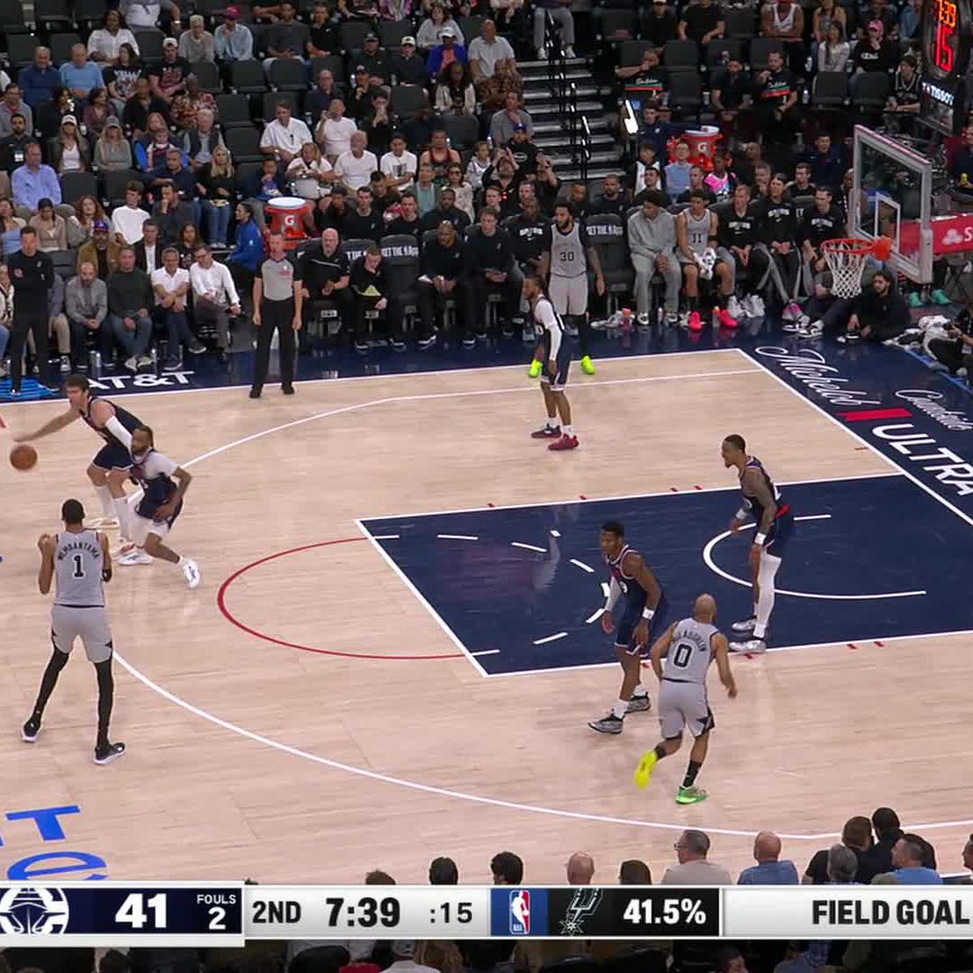 This side-step three from @wemby 😮💨
📺 @KENS5, @NBAonNBC