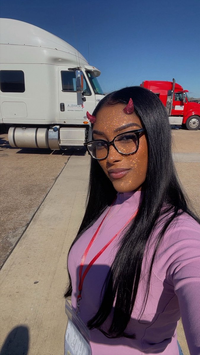 ladyblasian_'s tweet photo. Few more days and it’s official! 🚛💅🏾 #withease 🤏🏾🧠 https://t.co/nV5kzUOwsP