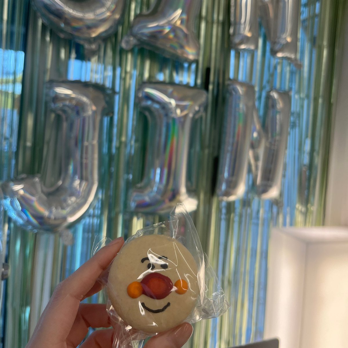 𝗆𝗂𝗄𝖺 tweet media