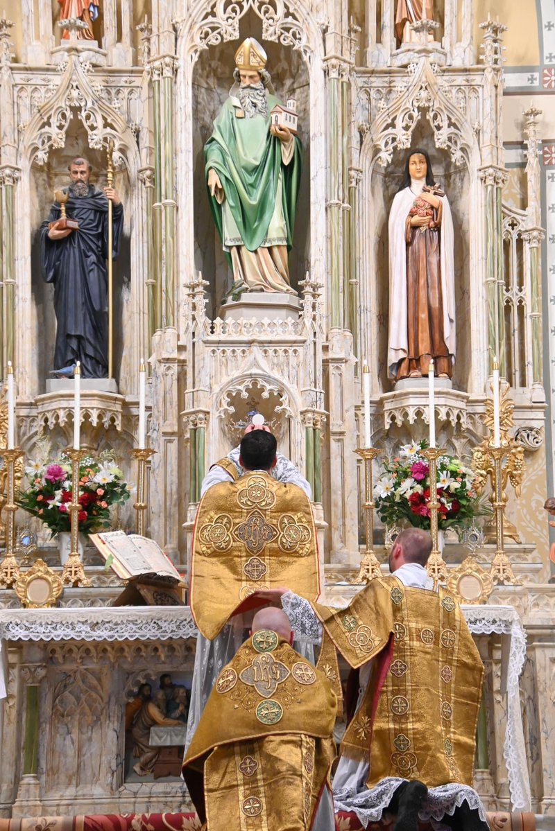 Institute of Christ the King Sovereign Priest tweet media