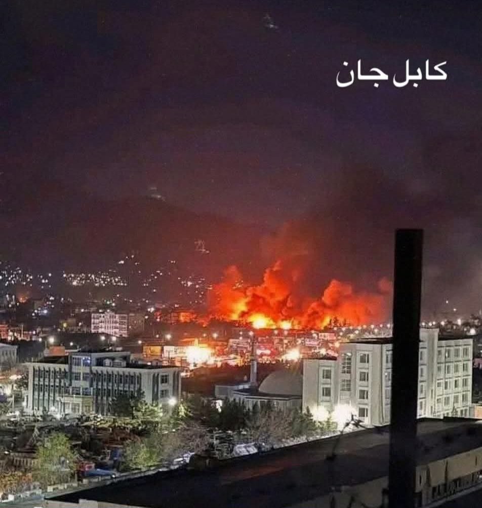 najllapopalzai's tweet photo. پاکستان هرگونه تجاوز و نقض حریم افغانستان را غیرقانونی انجام داده و محکوم است. رنج مردم افغانستان هرگز توجیه چشم‌پوشی از این حملات نیست. افغانستان خانه ماست و هیچ متجاوزی حق شکستن حرمت آن را ندارد. https://t.co/Fd5UhUBQmW